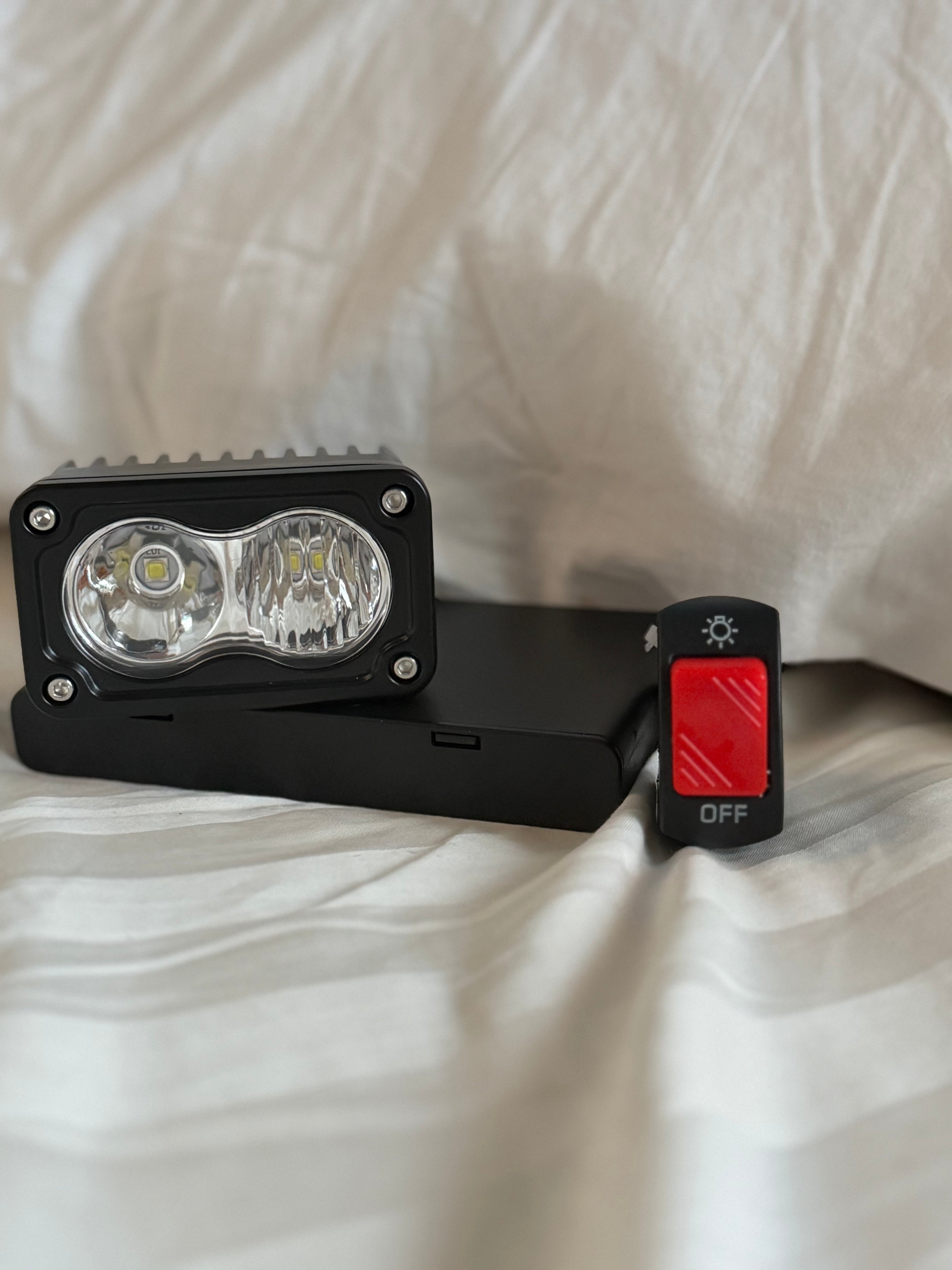Battery Powered Baja Light V3 [comes with rechargeable battery pack] [12v][comes with switch]
