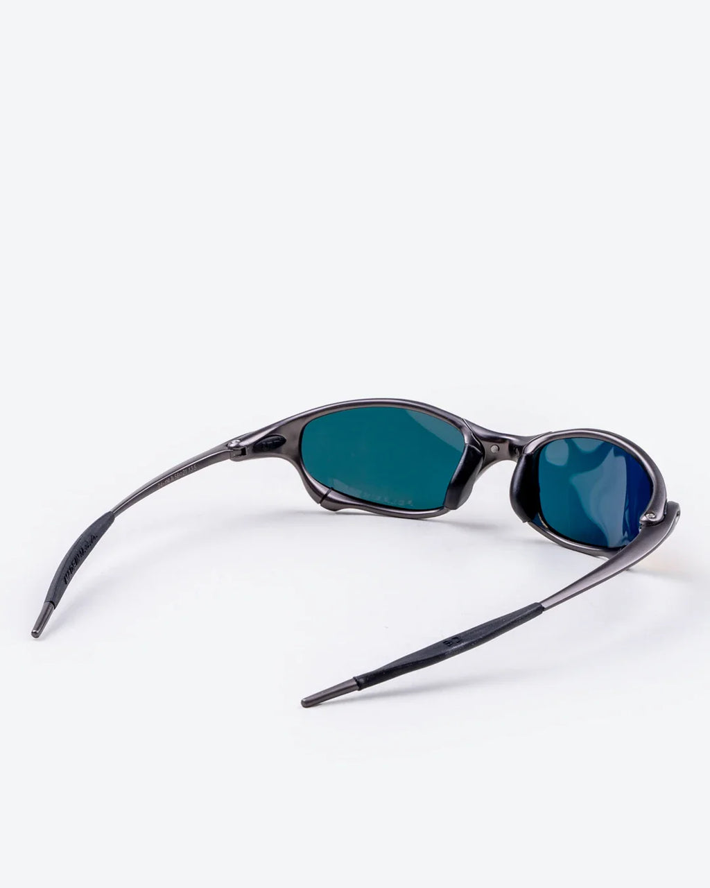 PHANTOM - Ruby Polarized Lenses, Carbon Frame