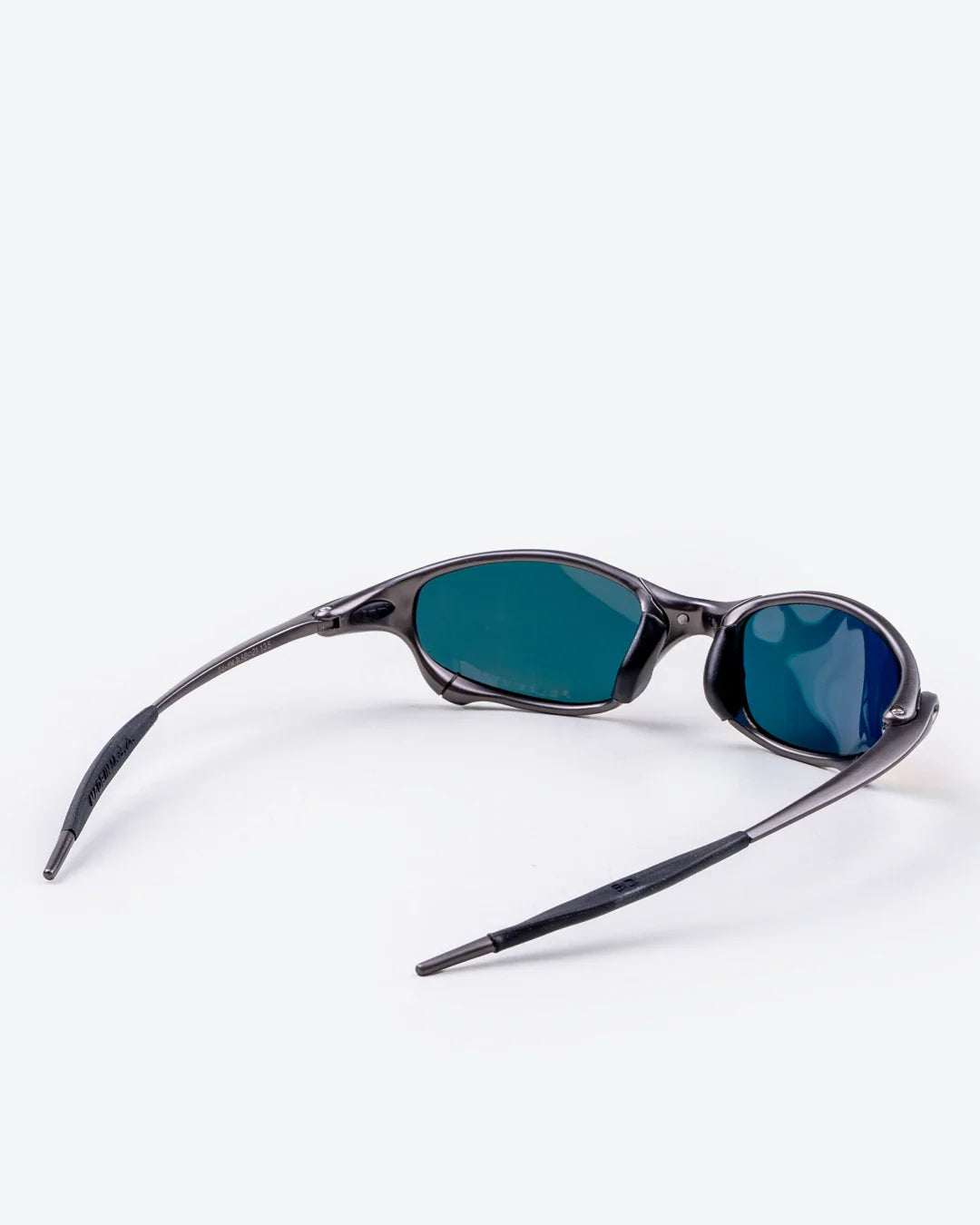 PHANTOM - Ruby Polarized Lenses, Carbon Frame